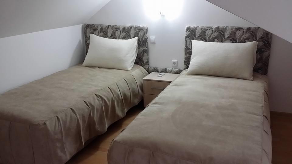 Apartments Secer Sokak Surčin 객실 사진